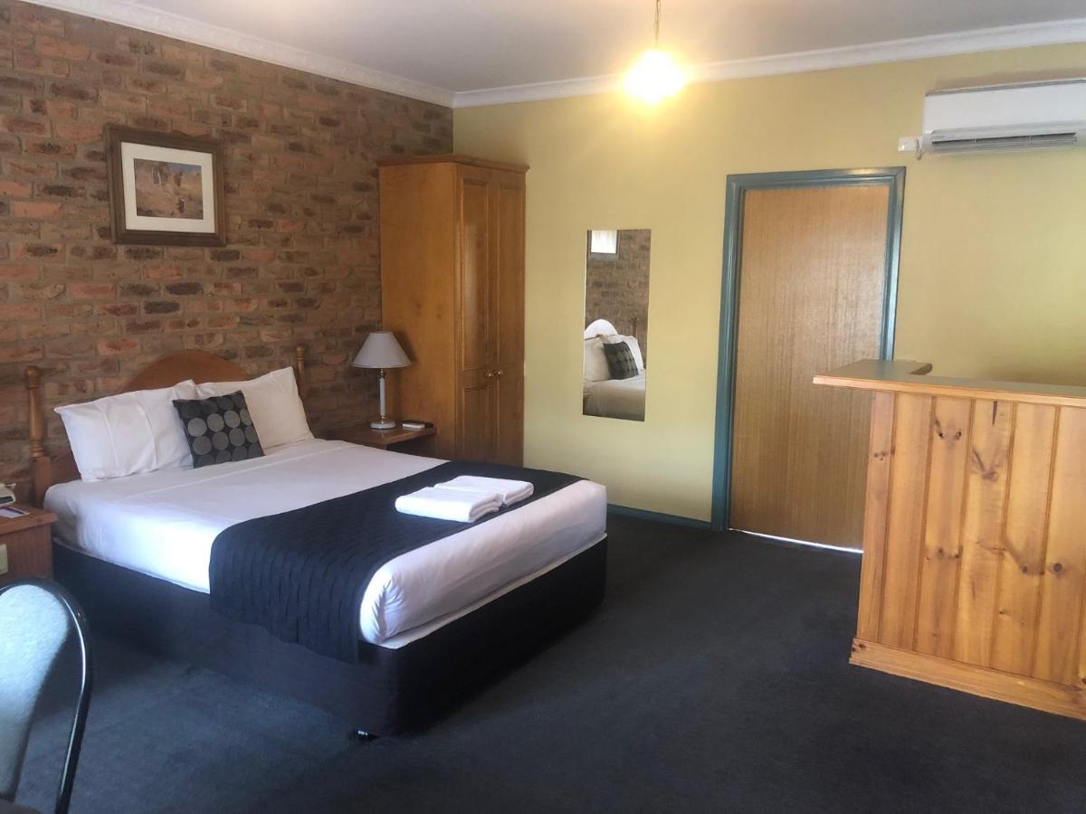 Mercure Port Of Ечука Екстериор снимка