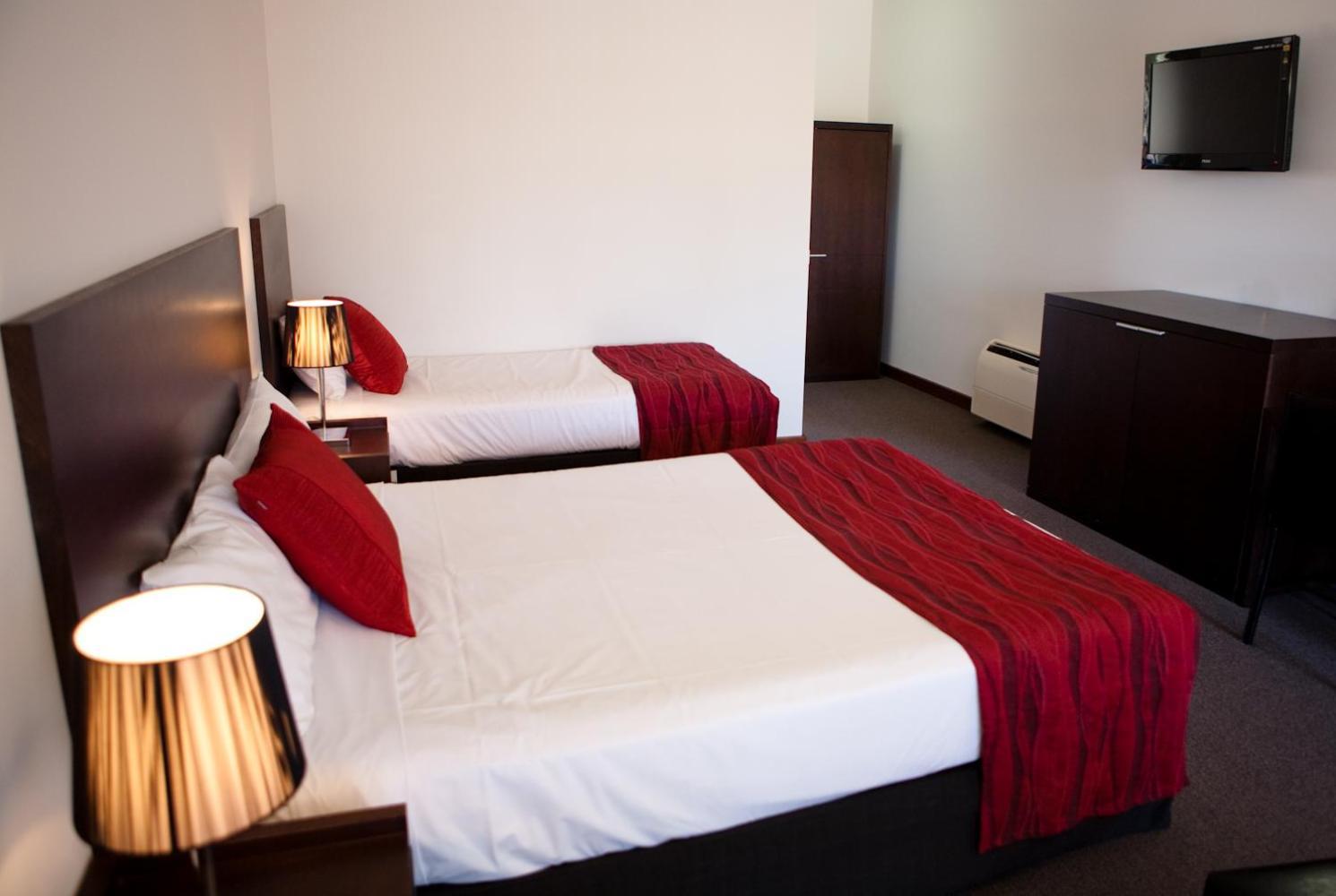 Mercure Port Of Ечука Екстериор снимка