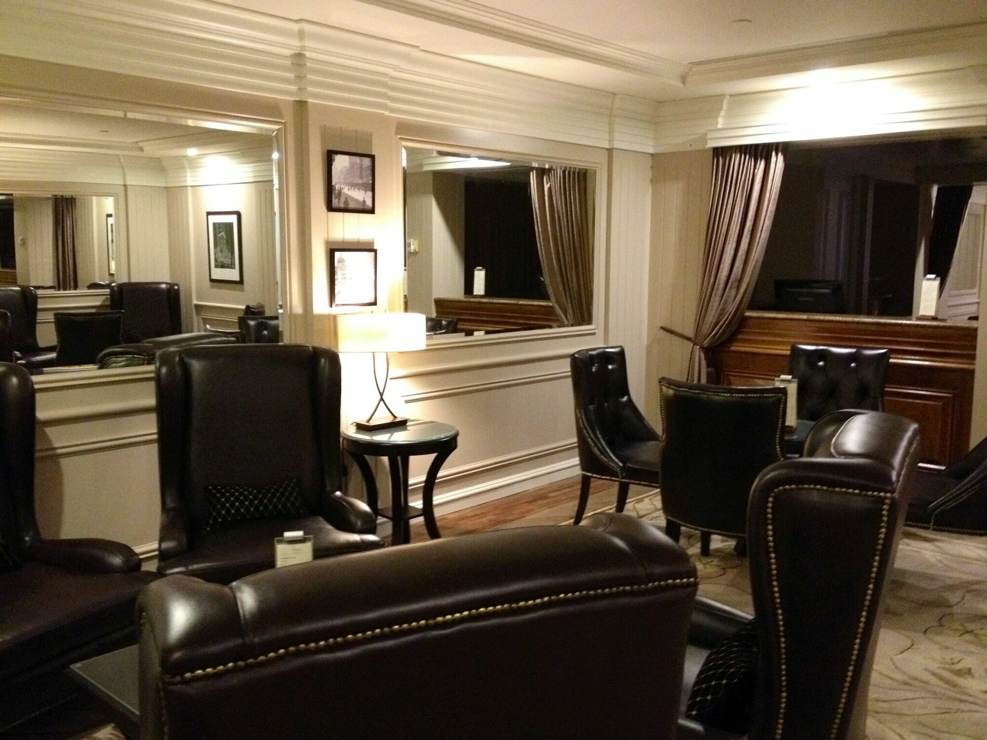 Mercure Port Of Ечука Екстериор снимка